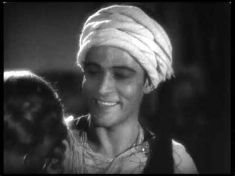 The Sheik! Romantische Abenteuerlust und eine fesselnde Liebesgeschichte mit Rudolph Valentino!